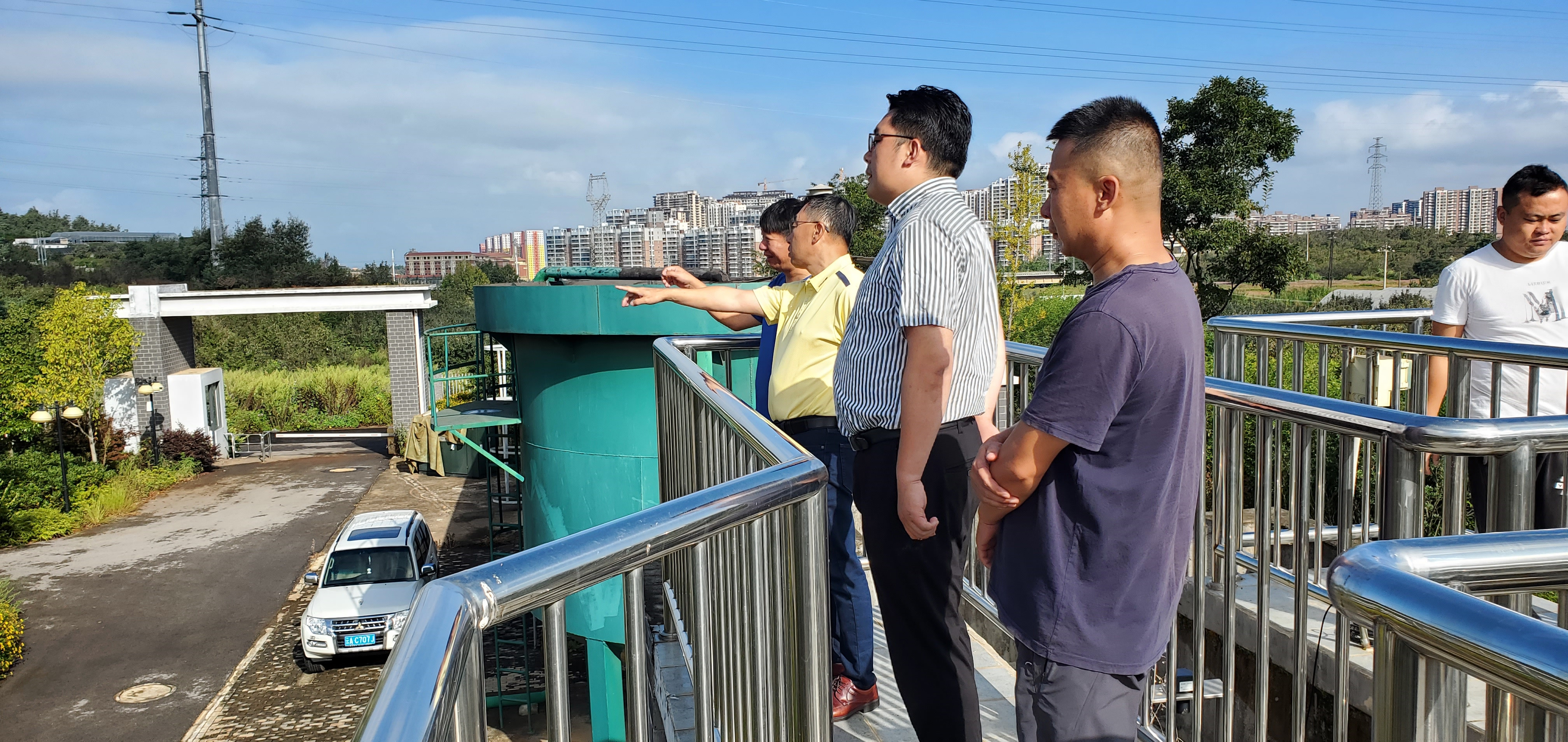 昆明理工大学环境科学与工程学院校友会金东天会长参观我公司建设项目